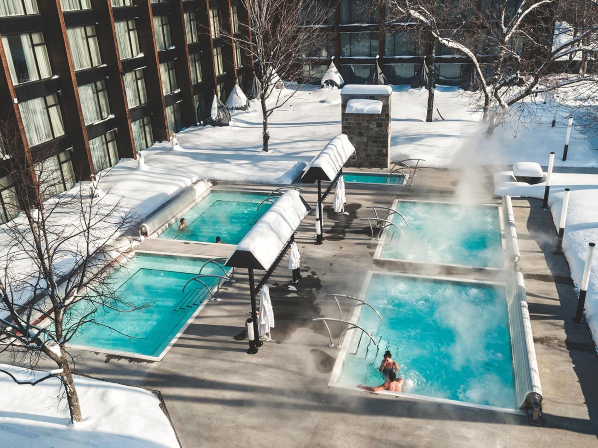 Otl Gouverneur Сагне Екстер'єр фото Outdoor hot springs at the Hotel Okura, Hakkōda, Sendai, Japan