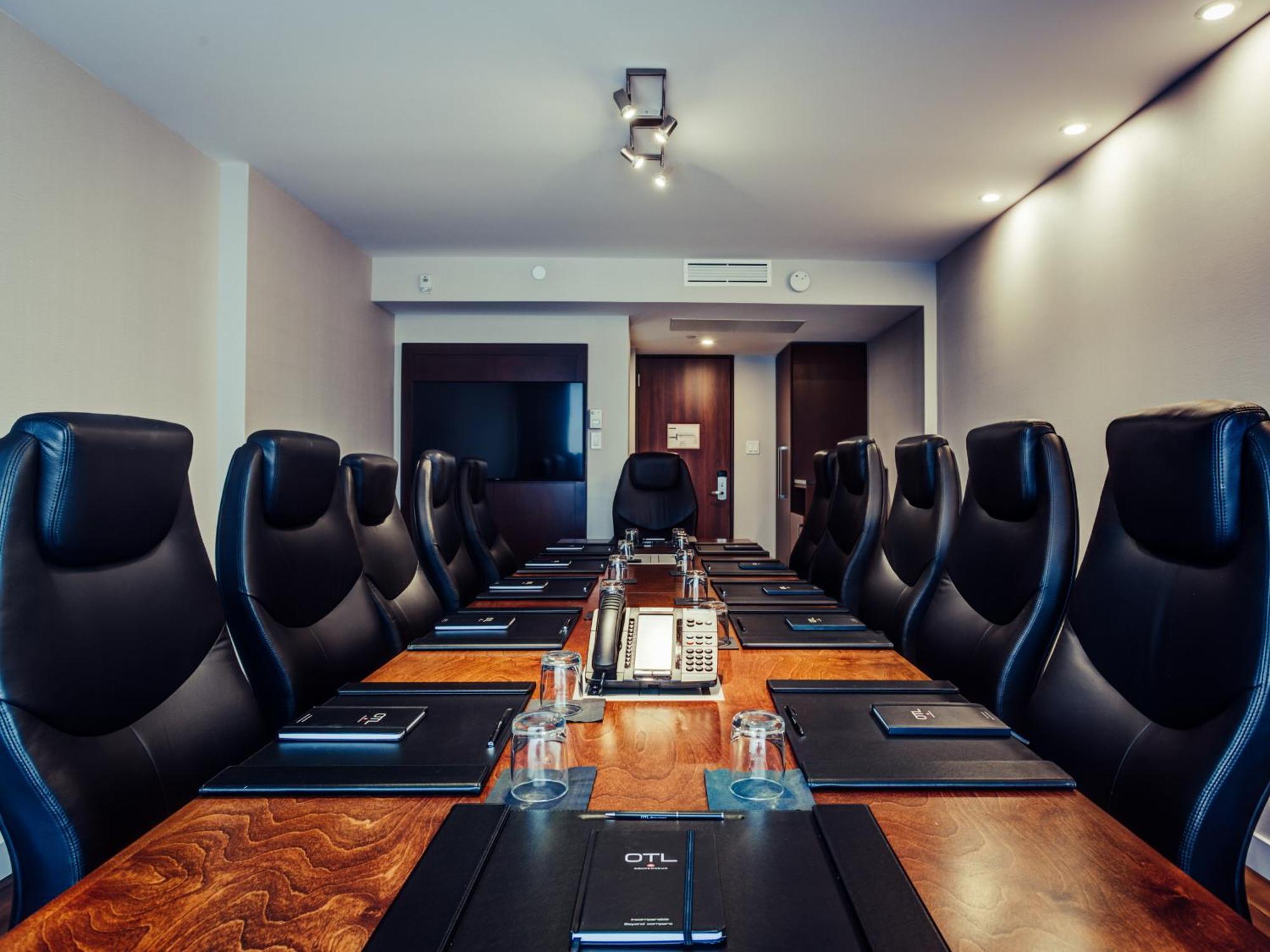 Otl Gouverneur Сагне Екстер'єр фото Boardroom at the OTL