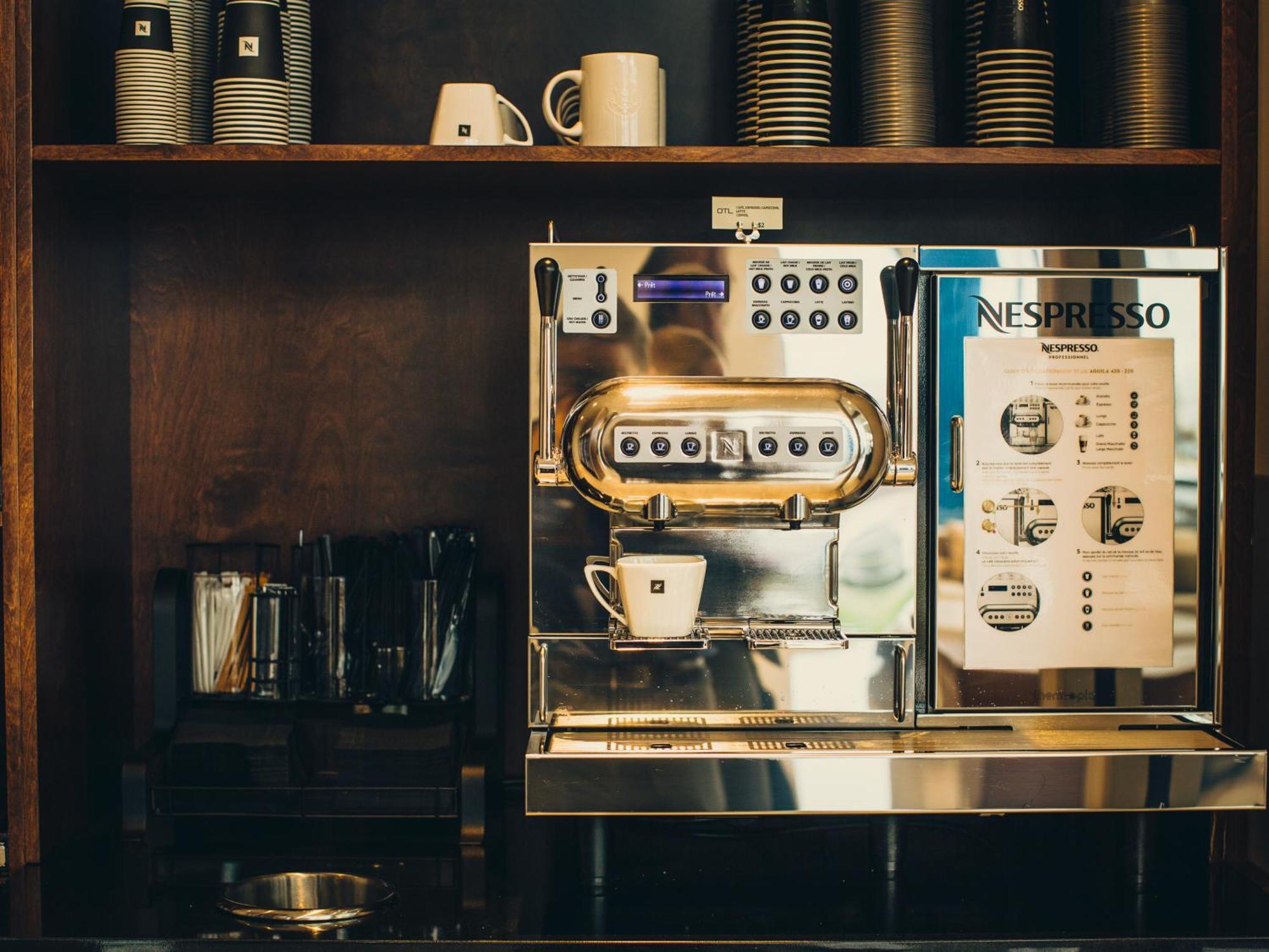 Otl Gouverneur Сагне Екстер'єр фото A Nespresso machine